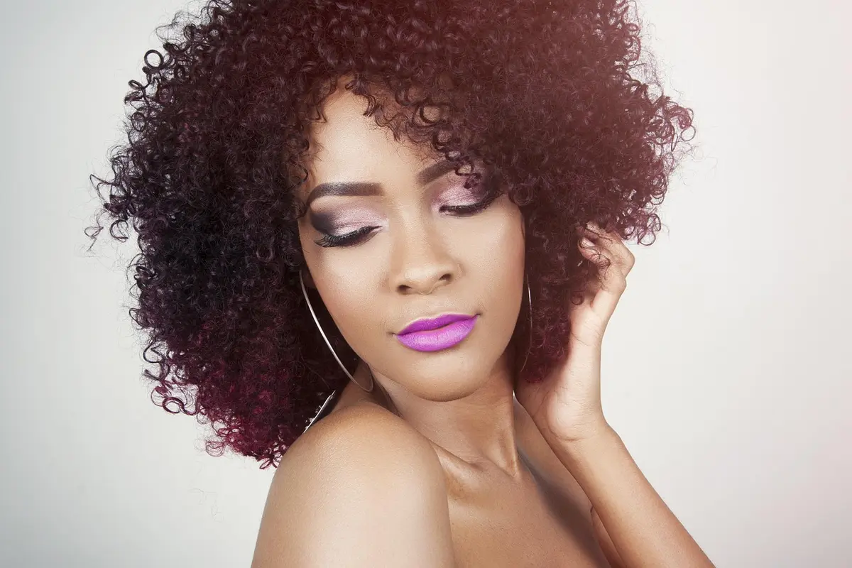 10 melhores gloss com efeito espelhado e hidratação que não gruda
