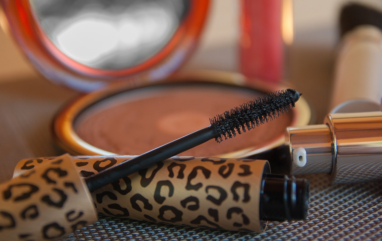 10 melhores máscaras de cílios que vão te fazer aposentar os cílios postiços