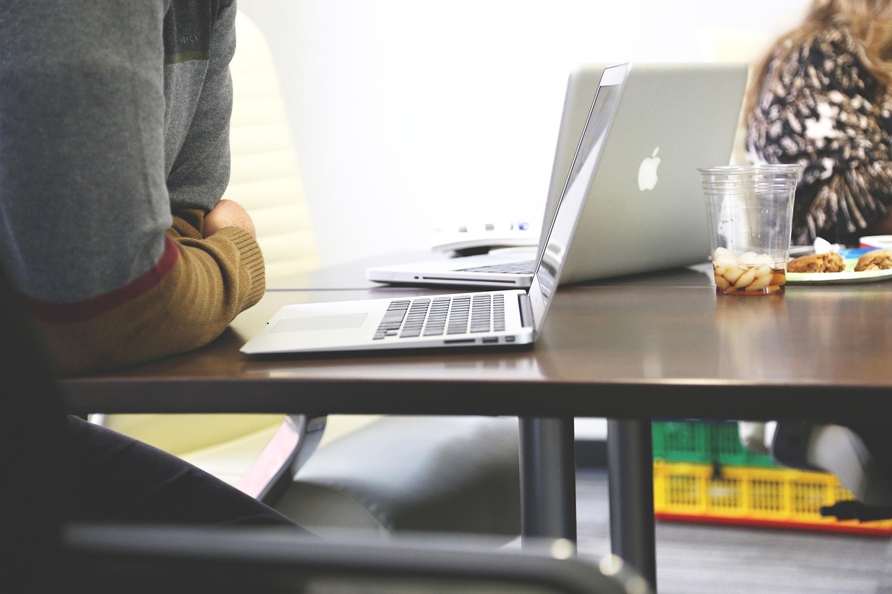 Looks estilosos para quem trabalha em home office