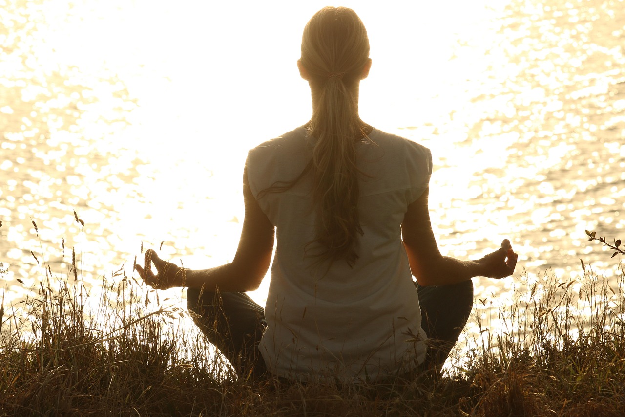 Meditação para ansiedade: técnicas simples que acalmam em minutos