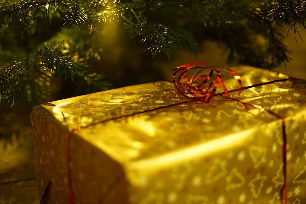 O que pedir de amigo secreto: sugestões criativas e úteis para todos os gostos