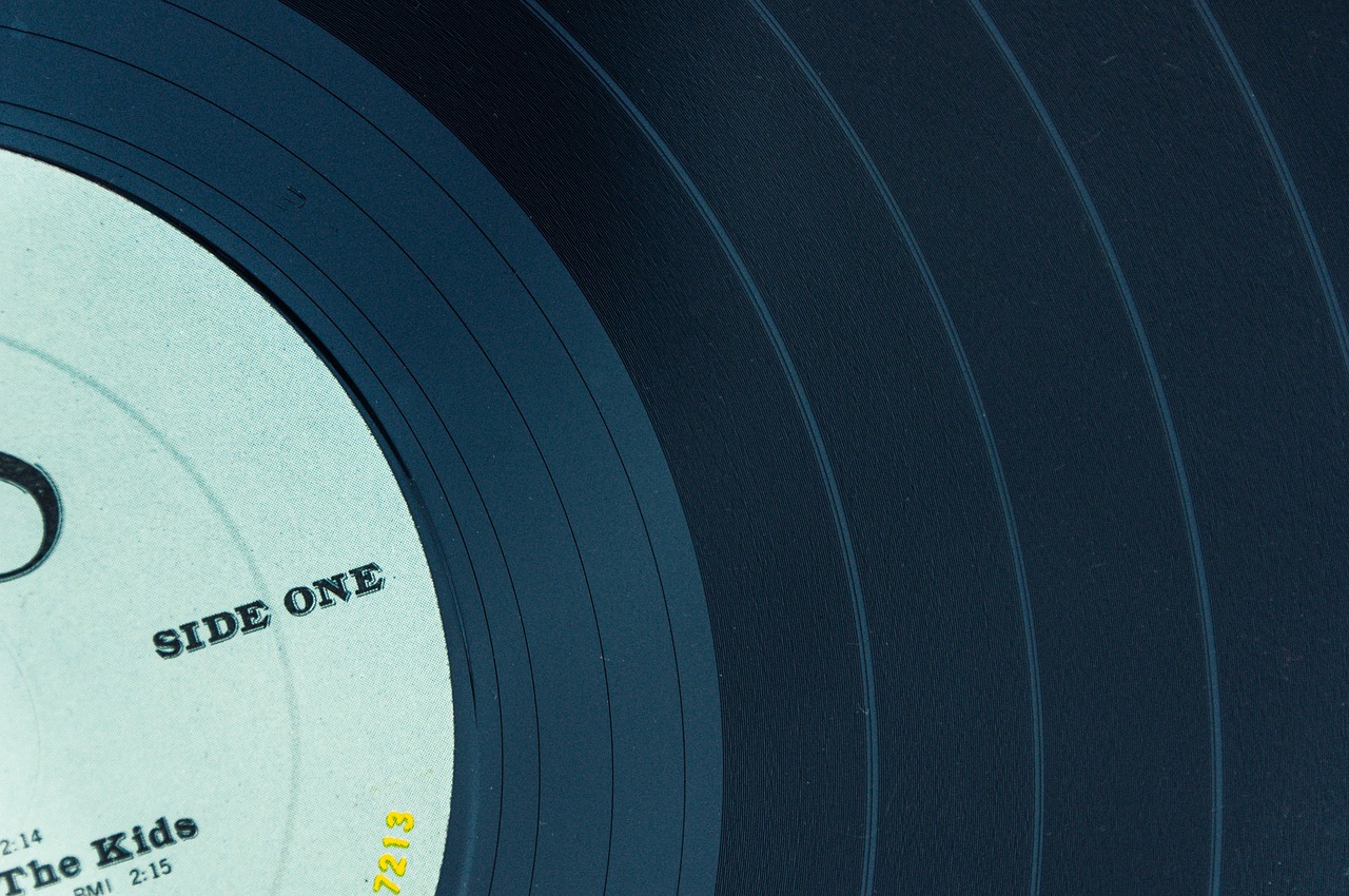Por que ouvir música em vinil voltou a ser tão viciante