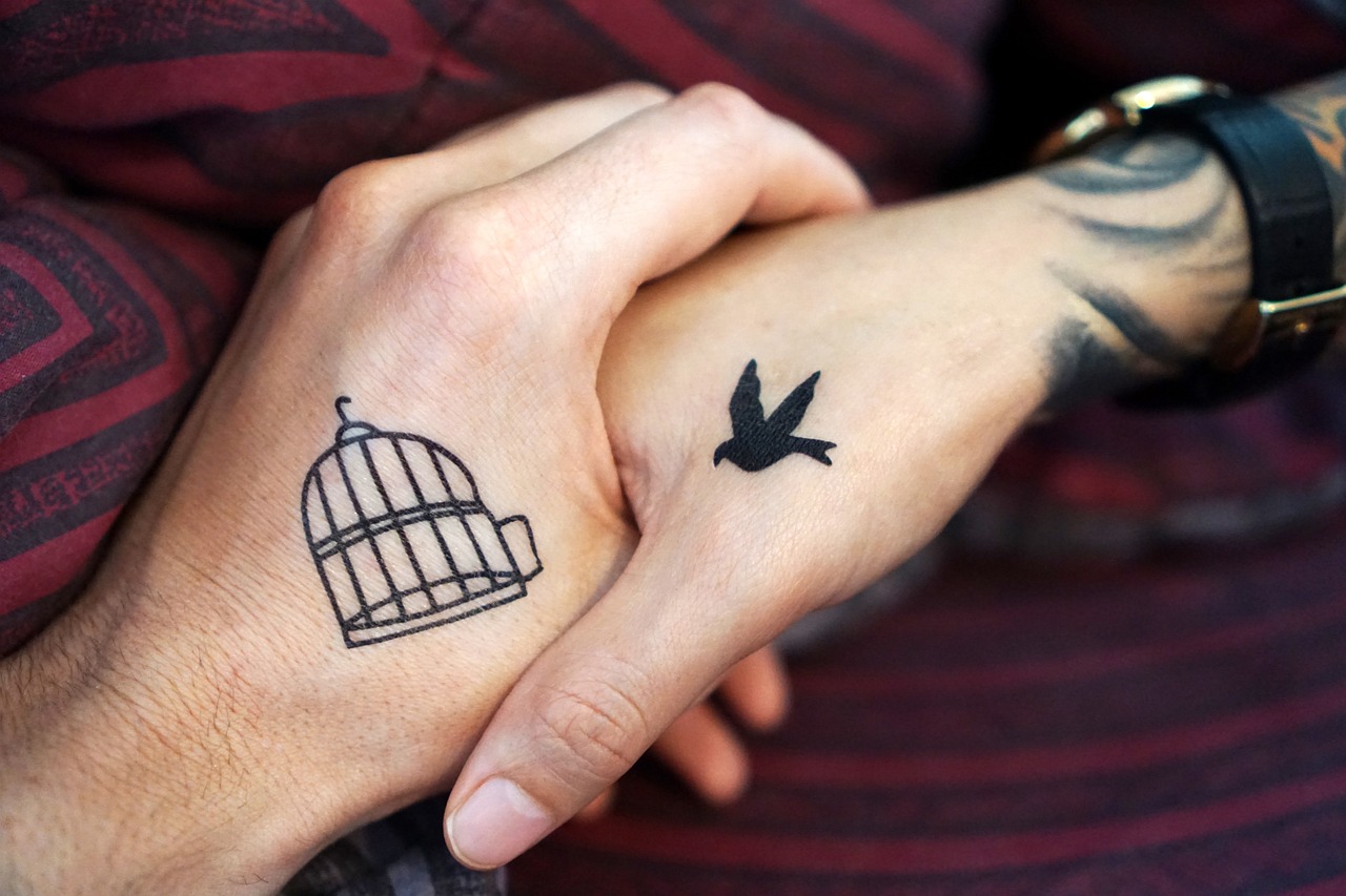 Tatoo de casal: as mais lindas e simbólicas para eternizar o amor