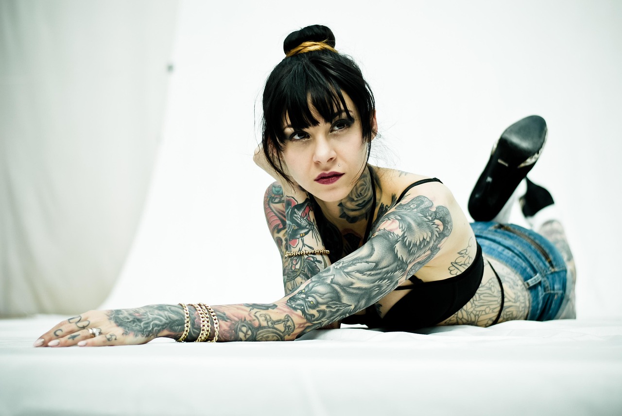 Tatuagem pontilhismo: técnica artística que transforma a pele em arte