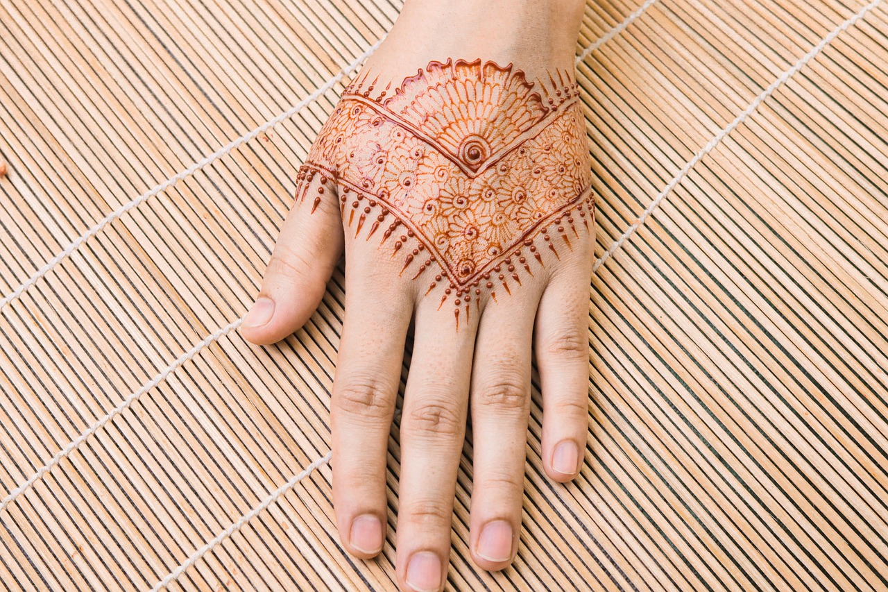 Tatuagens de nomes: como eternizar alguém na pele com estilo